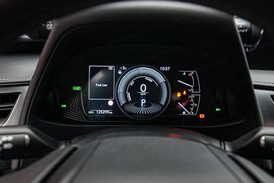 Lexus UX 250h F Impression