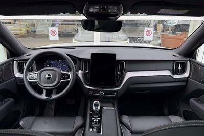 Volvo XC60 B5 AWD Plus Black Edition