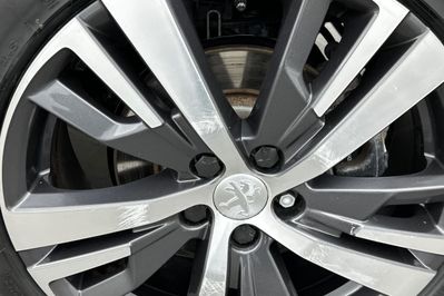 Peugeot 3008 Allure Pack 1.6 Hybrid e-EAT8 4x4