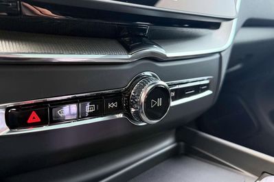 Volvo XC60 B5 AWD Ultra Black Edition