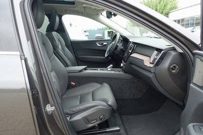 Volvo XC60 T8 Plug-In Hybrid AWD Ultra Bright
