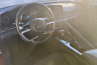 Hyundai Elantra Executive 1.6  CVT