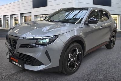 Alfa Romeo Junior Speciale Q4 eDCT