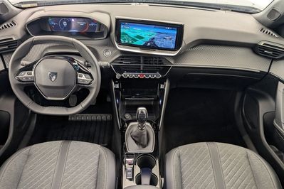 Peugeot 2008 ALLURE 1.2 PureTech