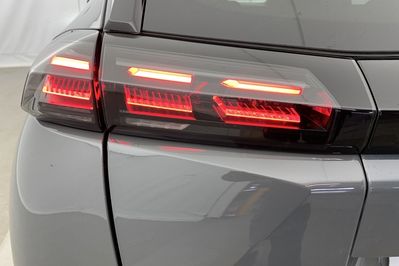 Peugeot 2008 ALLURE 1.2 mHEV e-DCS6
