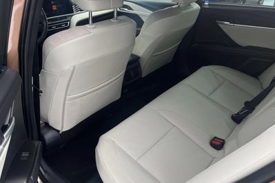 Toyota Camry 2.5 Hybrid Executive e-CVT