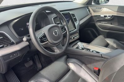 Volvo XC90 T8 AWD Plug-In Hybrid Plus Dark 7os aut