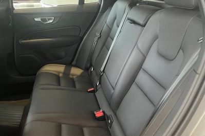 Volvo V60 T6 AWD Plug-In Hybrid Plus Dark