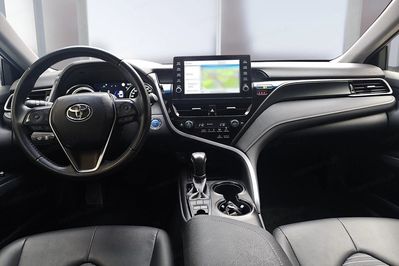 Toyota Camry Hybrid Prestige CVT