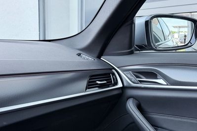 BMW Seria 5 Touring 530i xDrive M Sport
