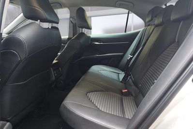 Toyota Camry 2.5 Hybrid Prestige CVT