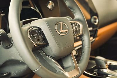 Lexus NX 350h Prestige 2WD