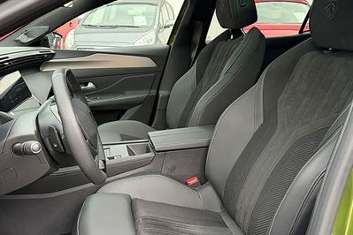 Peugeot 408 GT Exclusive S&S e-DCS6 1.2 PureTech mHEV