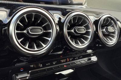 Mercedes CLA 220 4-Matic AMG Line