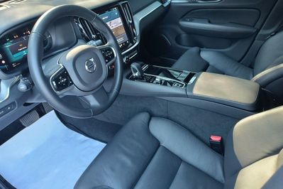 Volvo V60 T6 AWD Plug-In Hybrid Plus Dark