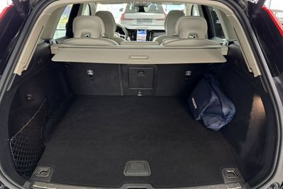 Volvo XC60 T6 Plug-In Hybrid AWD Plus Dark