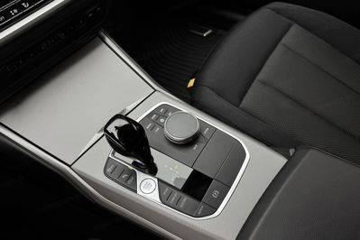 BMW Seria 3 318i aut