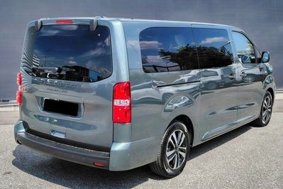 Peugeot Traveller Long L2H1 Business VIP EAT8