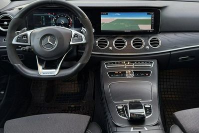 Mercedes Klasa E 400 4-Matic 9G-TRONIC
