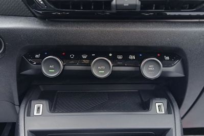 Citroen C4 1.2 Puretech Max S&S EAT8