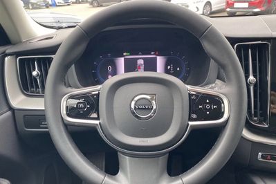 Volvo XC60 B4 B Plus Dark