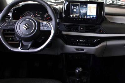 Suzuki Swift Premium Plus 1.2 Dualjet SHVS