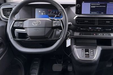 Toyota Proace Verso 2.2 D4-d Medium Business