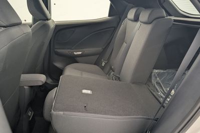 Lexus LBX 1.5 Hybrid AT