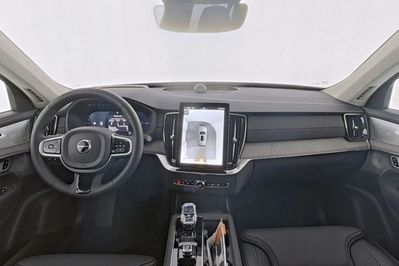 Volvo XC90 T8 AWD Plug-In Hybrid Ultra Dark 7os