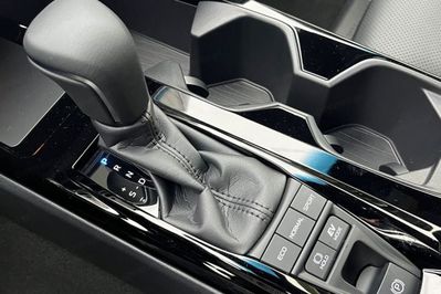 Toyota Camry Executive 2.5 Hybrid Dynamic Force