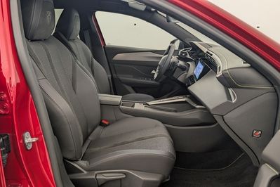 Peugeot 408 GT 1.2 mHEV e-DCS6