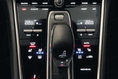 Porsche Panamera Turbo Hybrid