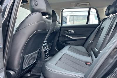 BMW Seria 3 Touring 320d xDrive Sport Line