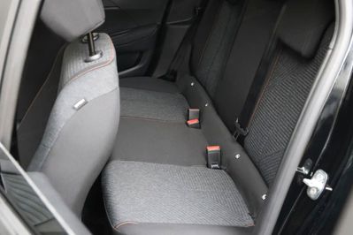 Peugeot 208 Business e-DCS6 1.2 mHEV