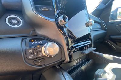 Ram 1500 Laramie Sport Crew 4x4