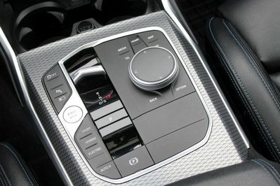 BMW Seria 3 330e sport-aut