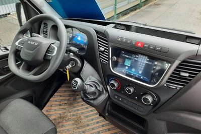 Iveco Daily 35S18 Zabudowa Brygadowa + Skrzynia