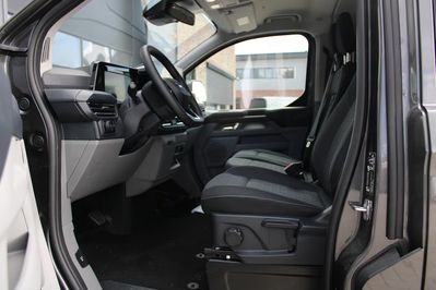 Ford Transit Custom Kombi M1 320 L2H1 Limited A8