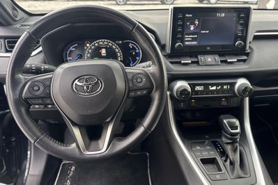 Toyota RAV4 Black Edition by JBL 2.5 Hybrid