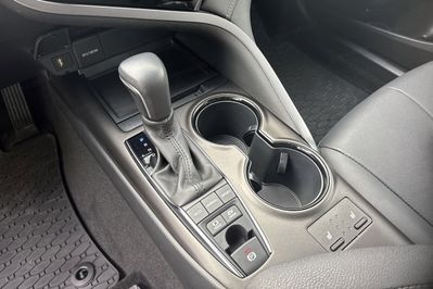 Toyota Camry Comfort 2.5 Hybrid