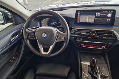BMW Seria 5 520i Luxury Line