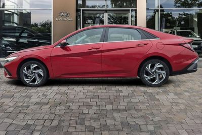 Hyundai Elantra 1.6 Executive CVT