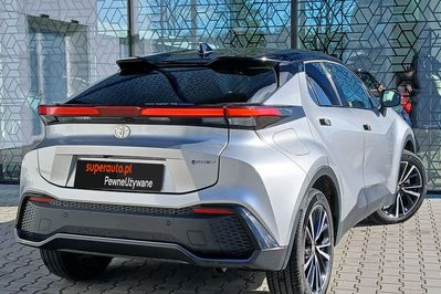 Toyota C-HR PHEV Dynamic Force Executive