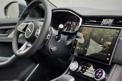 Jaguar F-Pace D300 AWD SE