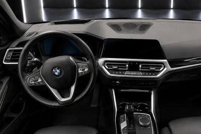 BMW Seria 3 330e xDrive Sport Line aut