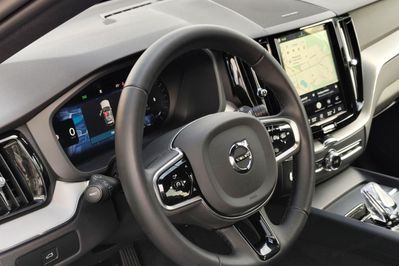 Volvo XC60 B5 B AWD Plus Dark