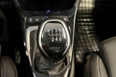 Opel Crossland X 1.2 T Business Elegance