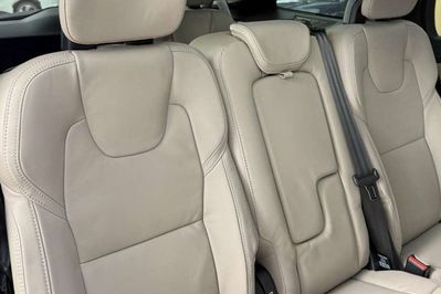 Volvo XC90 T8 AWD Plug-In Hybrid Ultra Dark