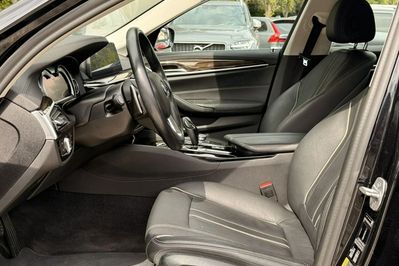 BMW Seria 5 530e iPerformance xDrive Sport Line sport aut