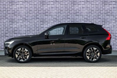 Volvo XC60 B5 AWD Ultra Dark